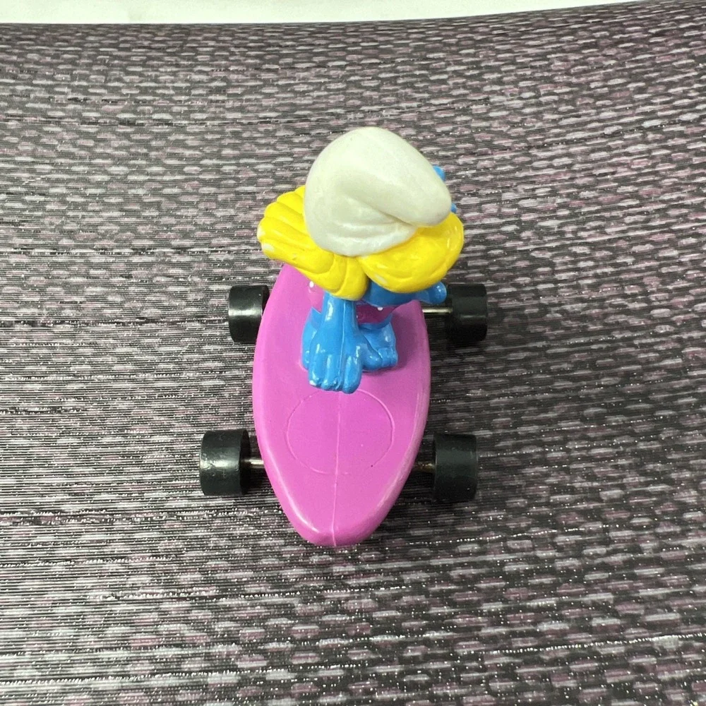 Hardees‎ Kids Meal Toy 1990 Smurfs - Smurfette on Purple Skateboard